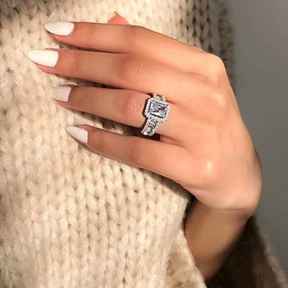 Neiman Marcus 925 Sterling Silver Shiny Full CV Cocktail Ring - Picture 1 of 3